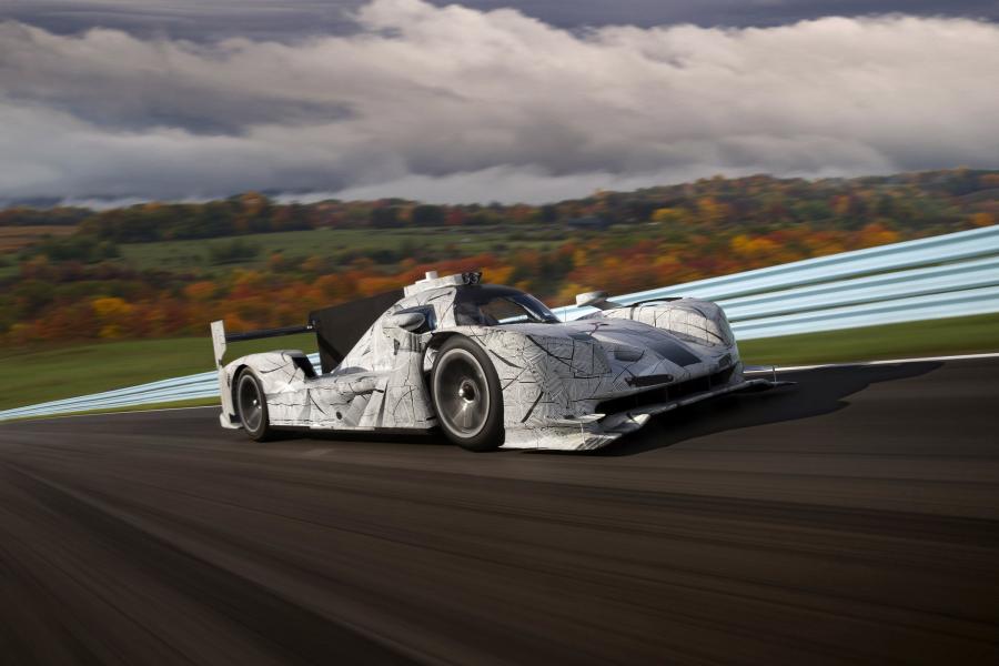  Cadillac DPi-V.R 2016 года  (фото 7 из 18)